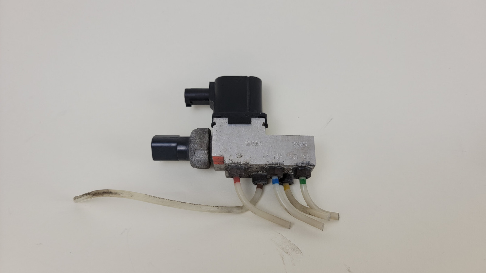2006-2009 Mercedes-Benz CLS500 W219 Air Airmatic Suspension Valve Block OEM