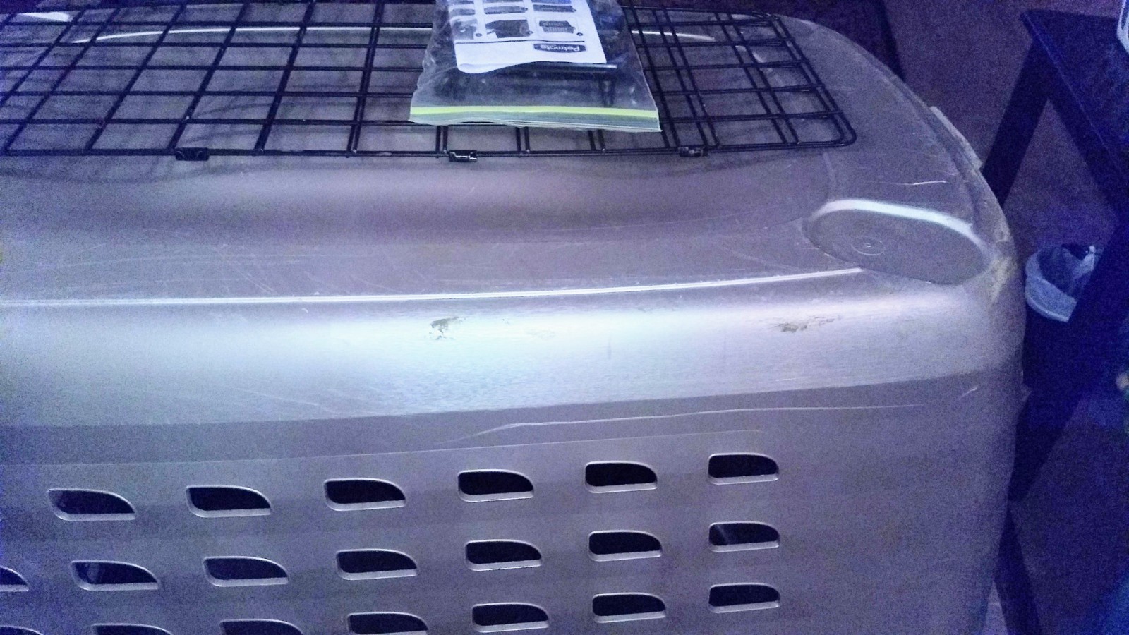 XLarge Petmate Navigator Kennel for Pets 70 to 90lb. Two toned color