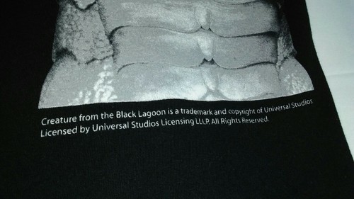 Universal Studios Monsters Creature from the Black Lagoon t shirt black Size L?