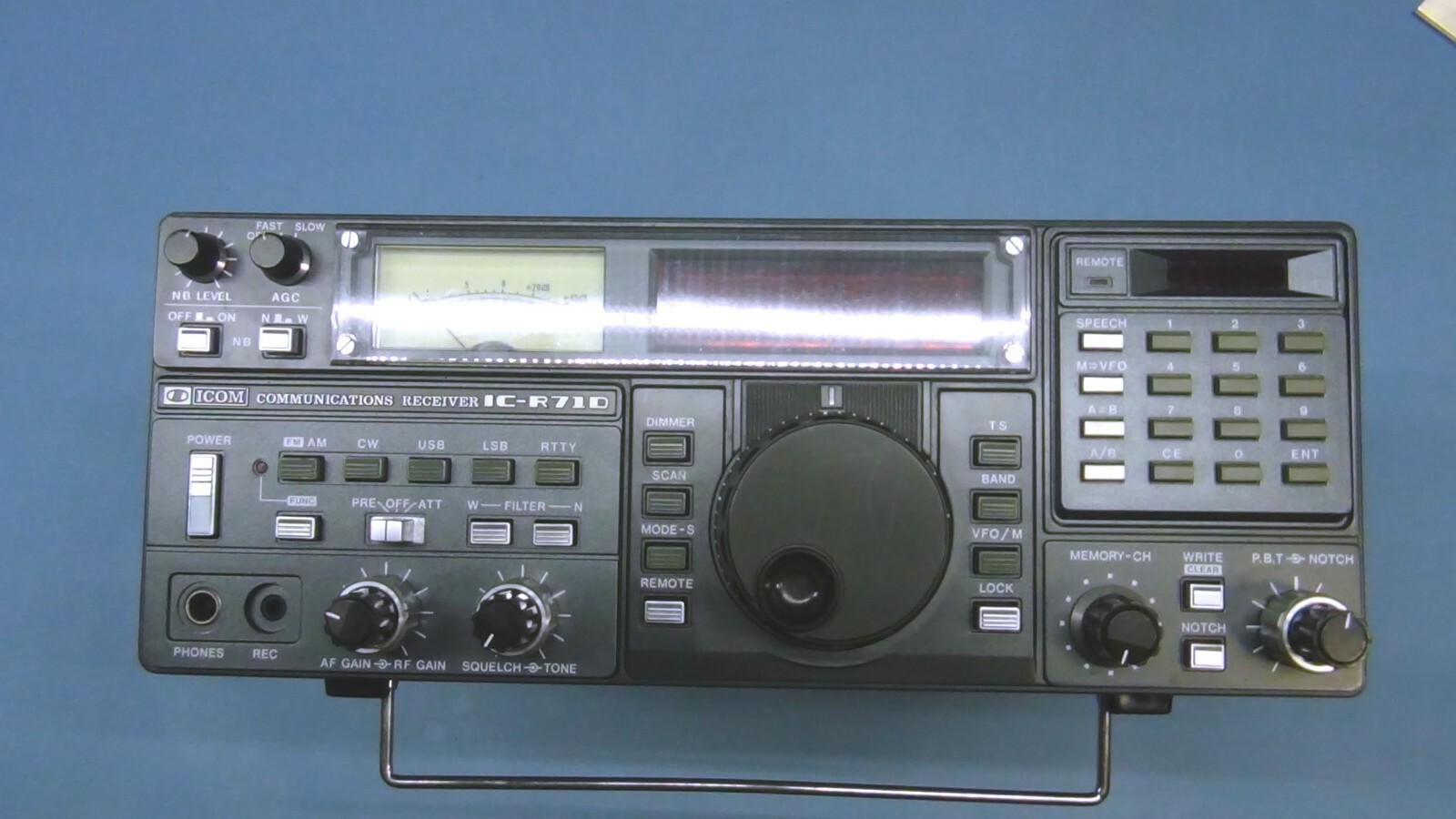 ICOM IC - R71D  HF Communications Receiver 100kHz - 30 MHz  CW filter installed.