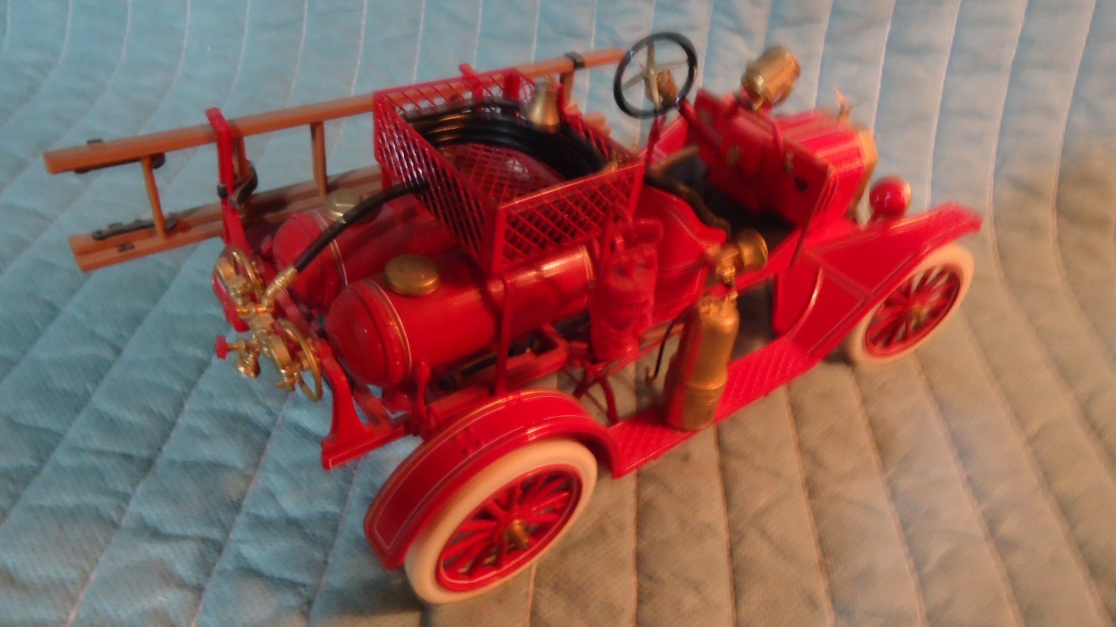 FRANKLIN MINT 1916 FORD MODEL T FIRE ENGINE NEW IN BOX  HAVE PAPERS ABOUT 1996