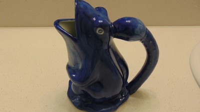 WCL POTTERY PITCHER BLUE FROG/JUG LILLY PAD 7