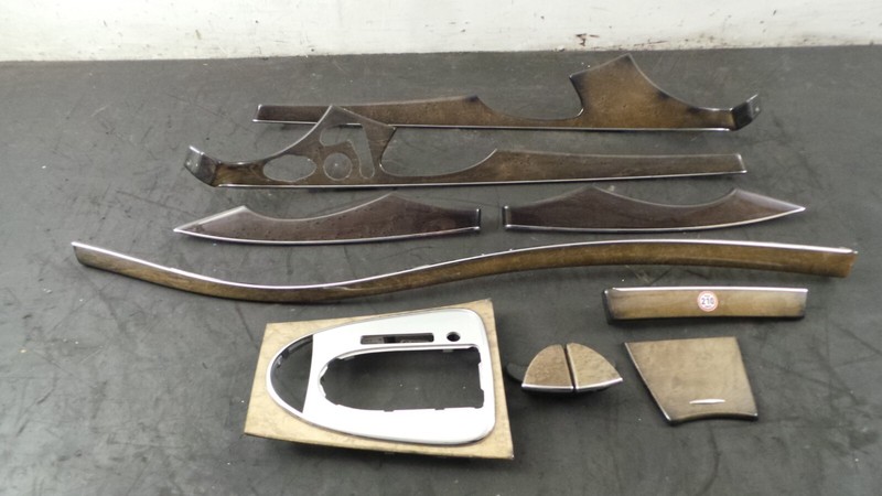 1y335-084  Mercedes W211 Avantgarde Holzdekor Blenden Dekorleisten Zierleisten