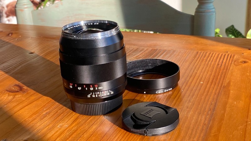 Zeiss Distagon T* 2 / 35 Ze (Monture Canon)