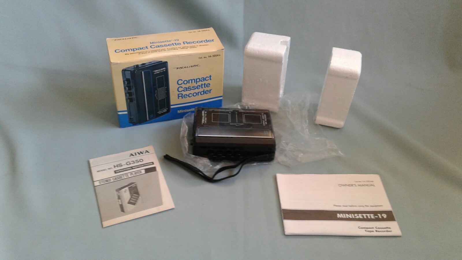 Realistic Compact Cassette Tape Recorder Minisette-19 CAT. NO. 14, Original box