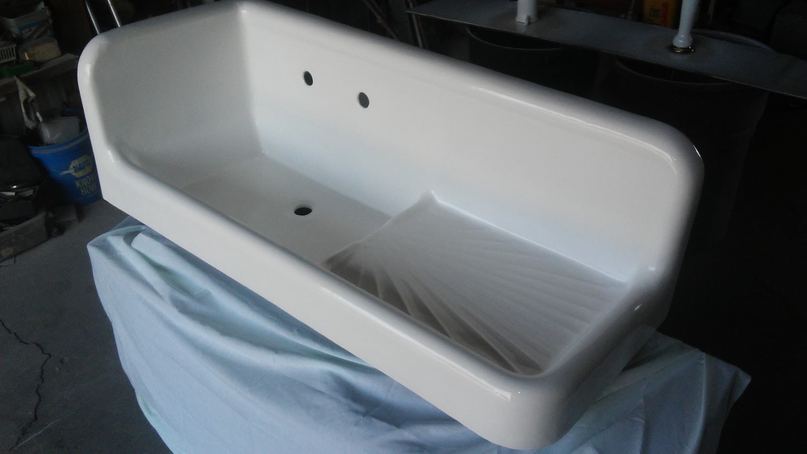 Antique Farmhouse Sink With Leg Refurbished 1913 cahill iron works porcelain