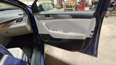 2018-2019 Hyundai Sonata RH Passenger Front Door Interior Trim Panel Gray-GG