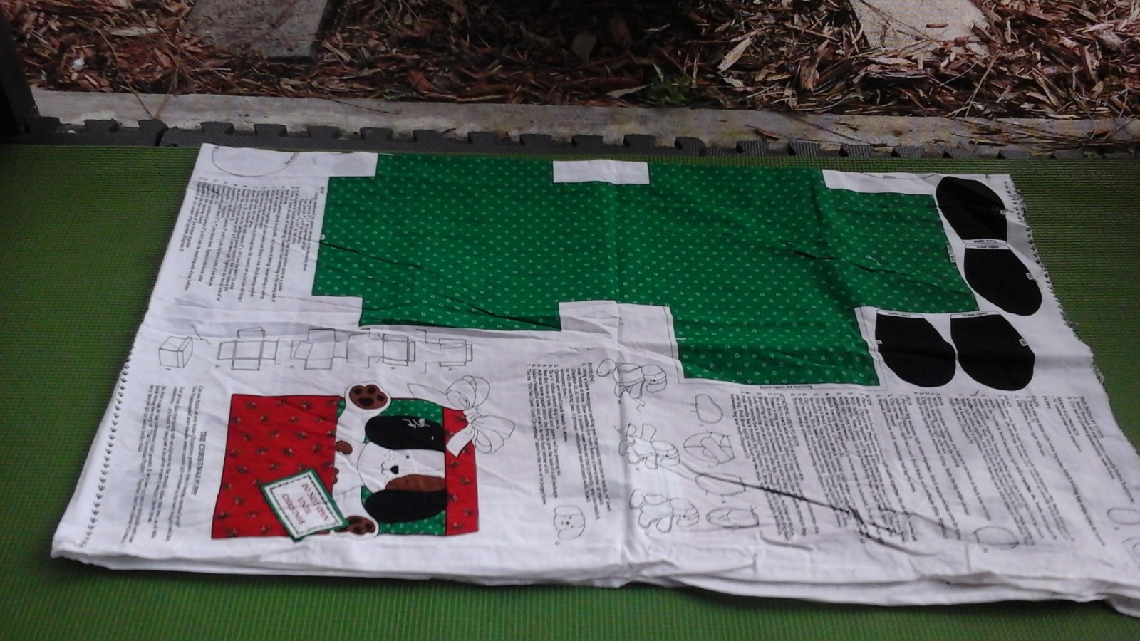 Vtg Lot Christmas Craft & Decoration Aplique  Cut To Sew Fabric (9 panels )