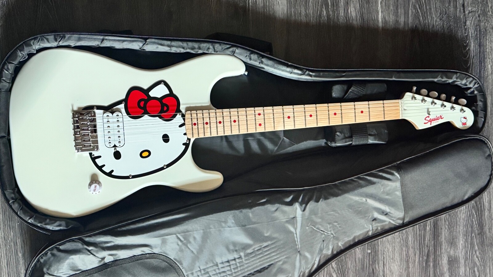fender squier stratocaster hello kitty - white | eBay