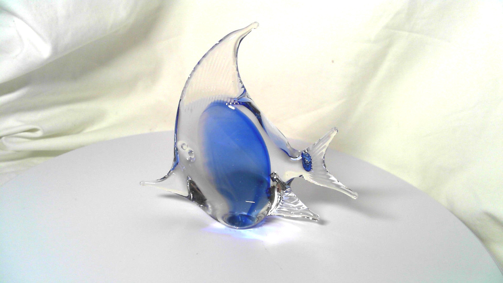 ART GLASS FISH PAPERWEIGHT BLUE OMBRE