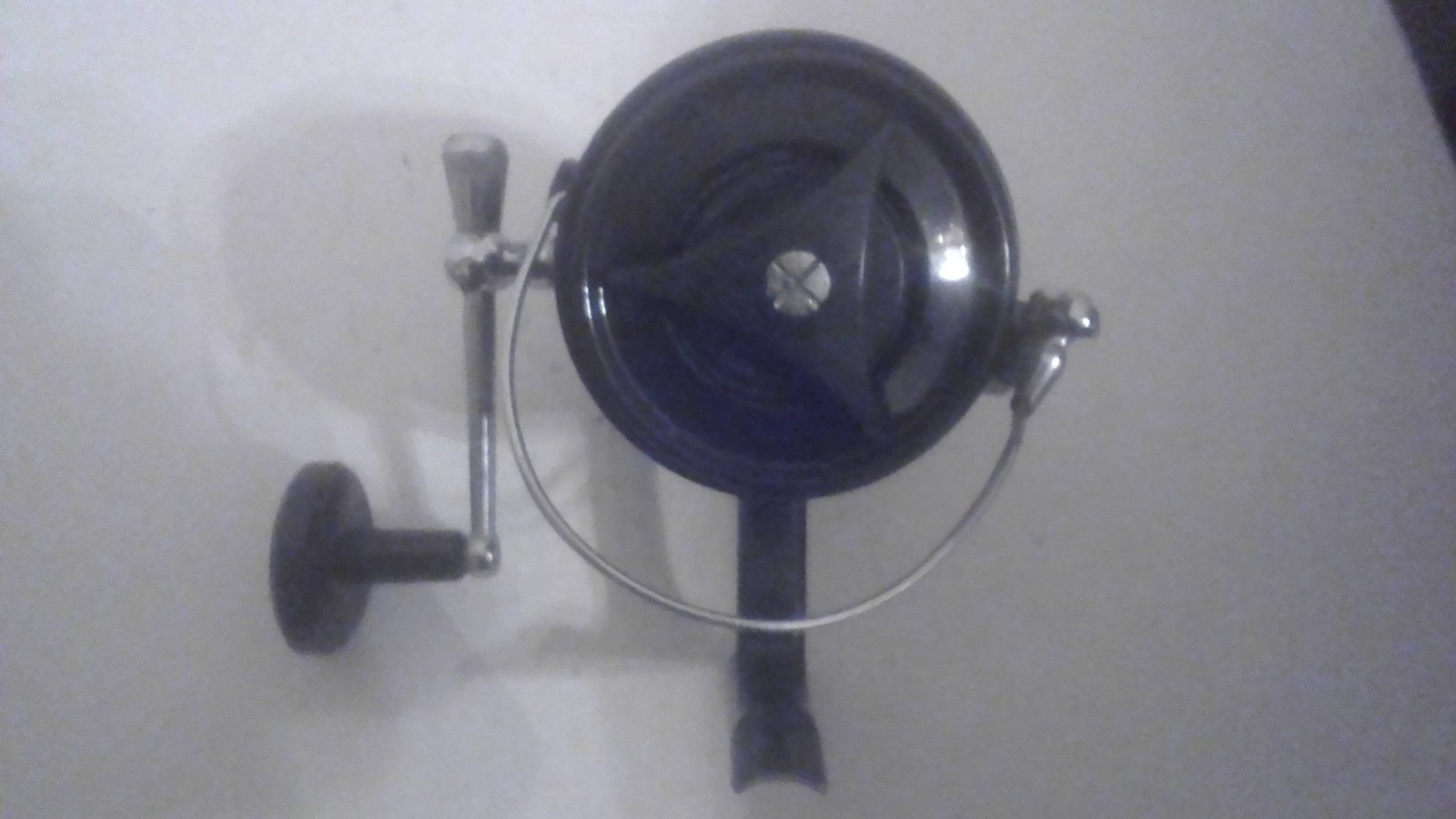 VINTAGE  MADE IN FRANCE BLUE # 402 HIGH SPEED SALT WATER SPINNING REEL~