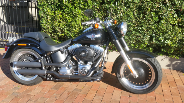  HARLEY  DAVIDSON  2010 FATBOY RARE BLACK ON BLACK SHMICK 