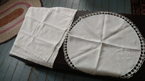 Vintage Set of 10 Large White Linens