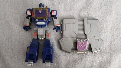 Hasbro Titanium Series Transformers 6 Inch Metal Cybertron ''Soundwave'' (C)