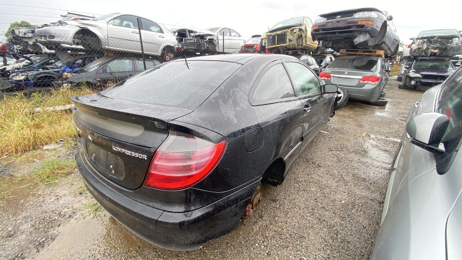 2003 C Class MERCEDES RIGHT GUARD CL203 COUPE 08/01-06/07 image 10