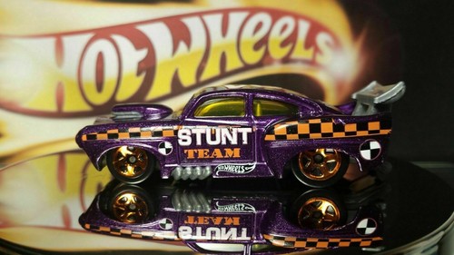 HOT WHEELS 2012 THRILL RACERS-CITY STUNT JADED