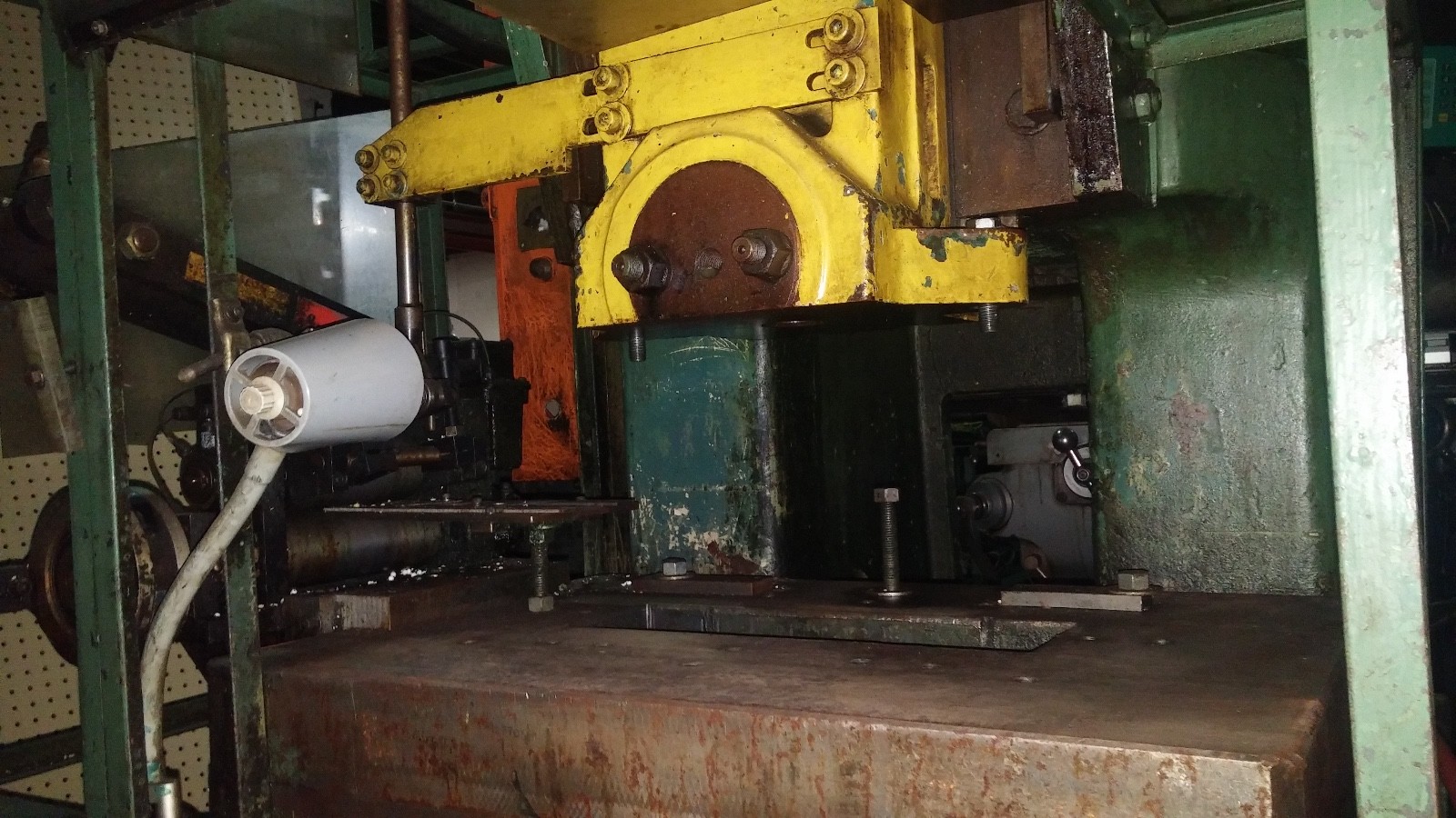 HME 55 Ton Air clutch and variable stroke, great condition!