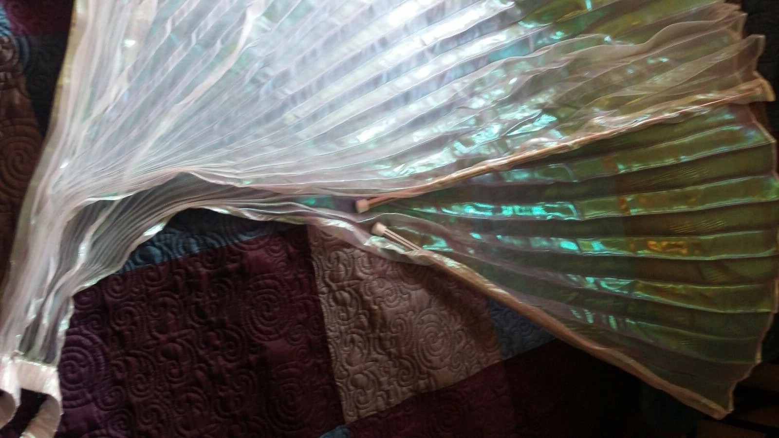 ISIS WINGS + sticks White Iridescent