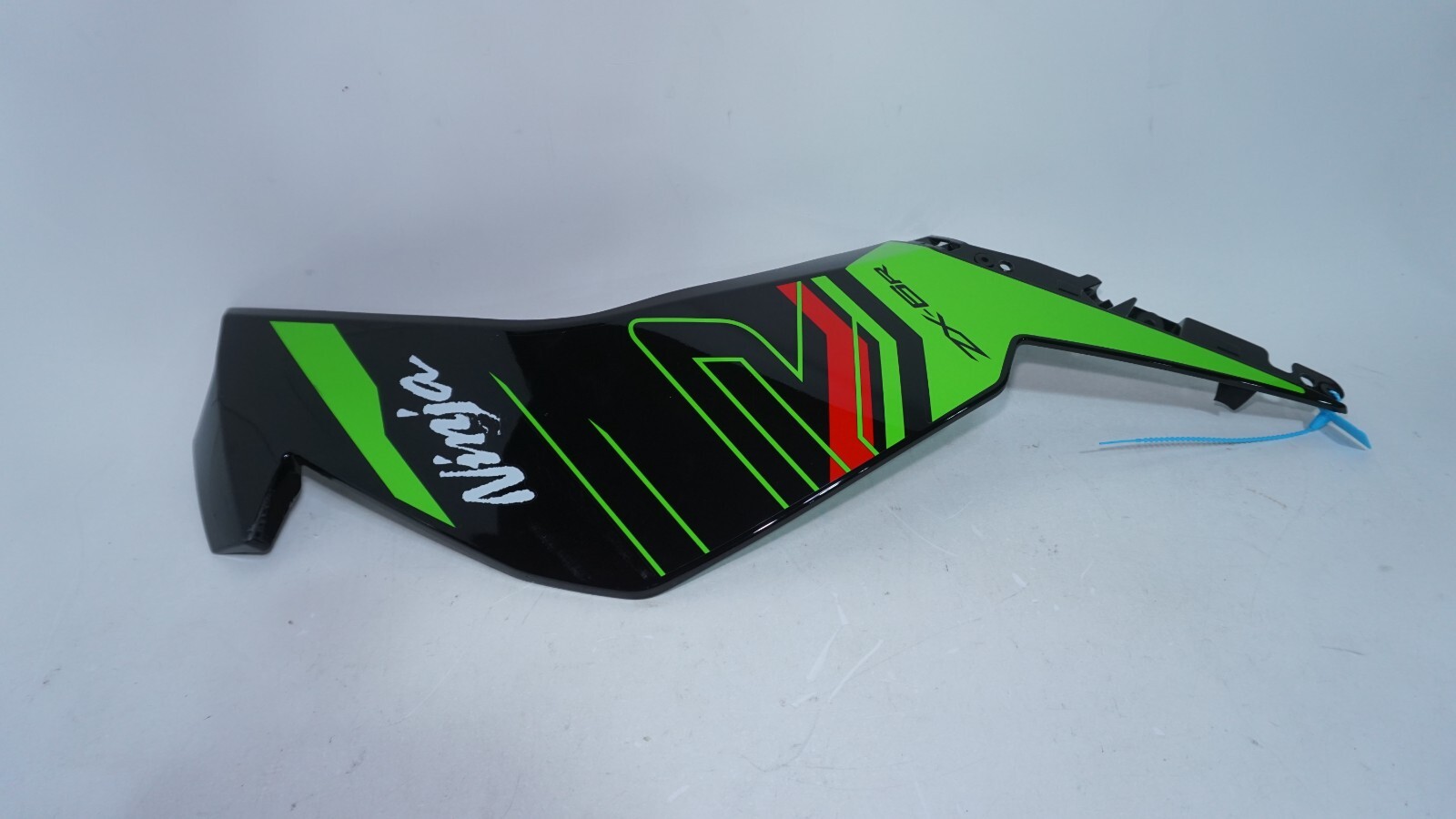 【nky19ページ】 2024 Kawasaki ZX6R Right Middle Fairing Plastic Body 55028