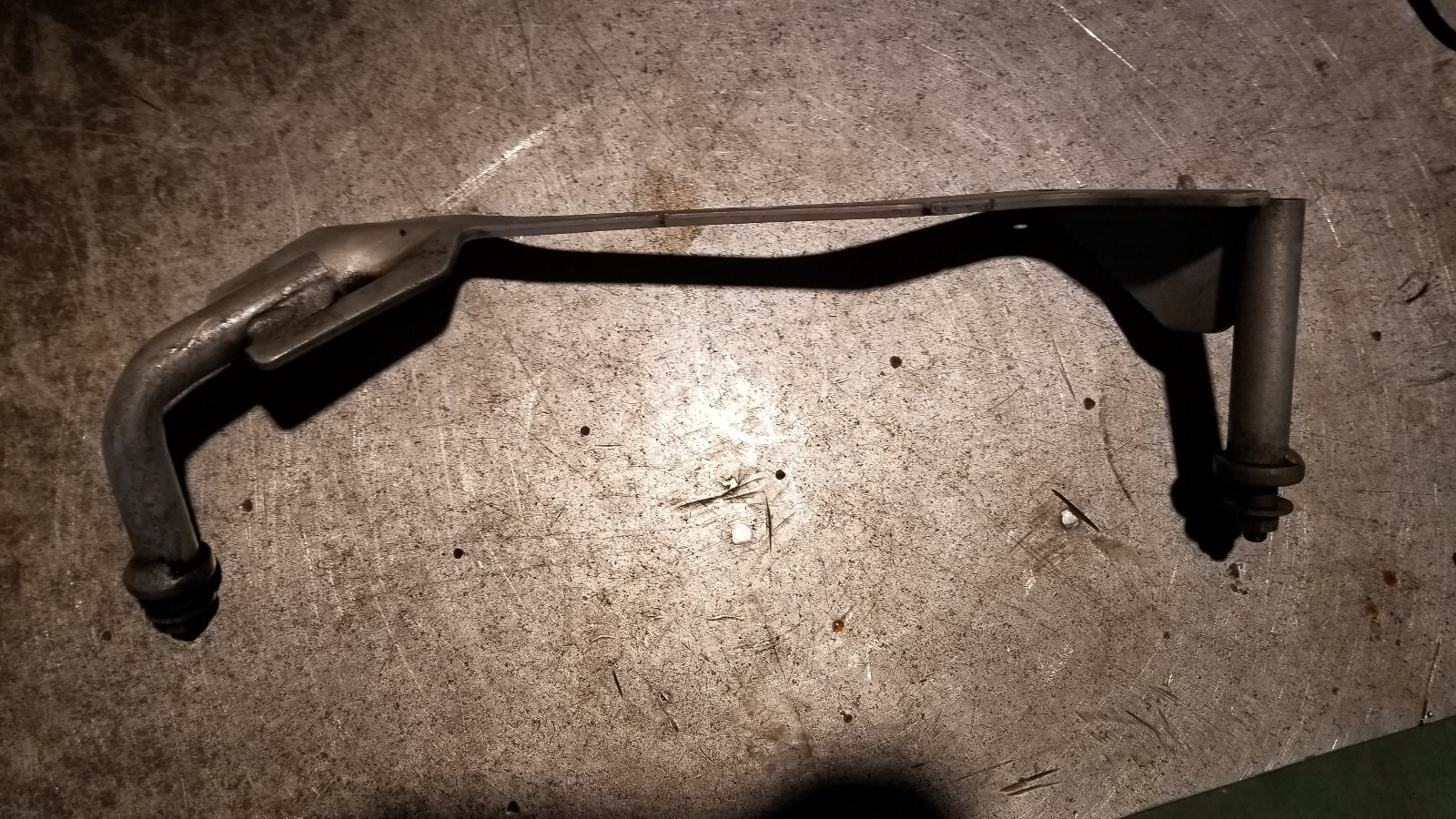 2013-2020 RAM 2500 3500 FAN GUARD SHROUD LOWER BRACKET OEM MOPAR 68160117AA - Picture 2 of 4
