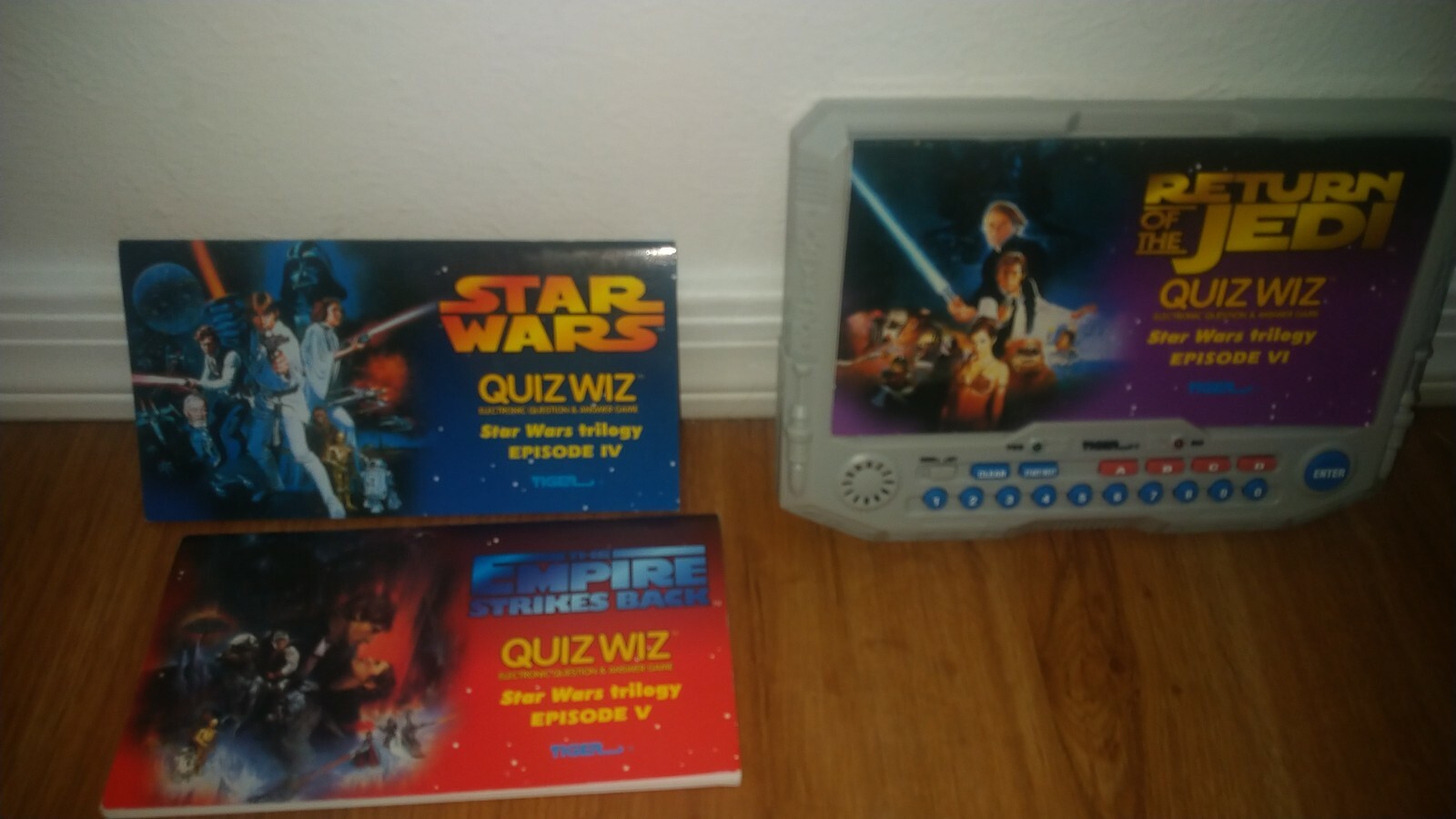 Купить Электронная настольная игра Star Wars Quiz Wiz with 3 booklets в ...