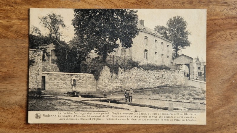 Cpa Andenne (Belgique) - La Fontaine-Ste Begge, La Place Du Chapitre