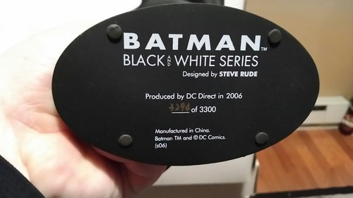 BATMAN BLACK & WHITE STATUE - STEVE RUDE/3294 out of 3300 1st Edition