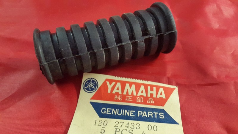 FuÃRastengummi Yamaha Yl1 Yl2 Xt Xs Dt Rd 400 200   120-27433-00