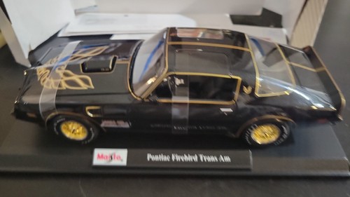 Maisto 1:18 Diecast Model Car Pontiac Firebird Trans Am