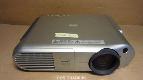 TOSHIBA TLP670E Projector Beamer 3LCD XGA 1300 Lumens POWERS ON