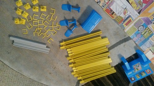 RARE 1977 Mego Batman Wayne Foundation Playset w/box 95% complete NiceUsedShape