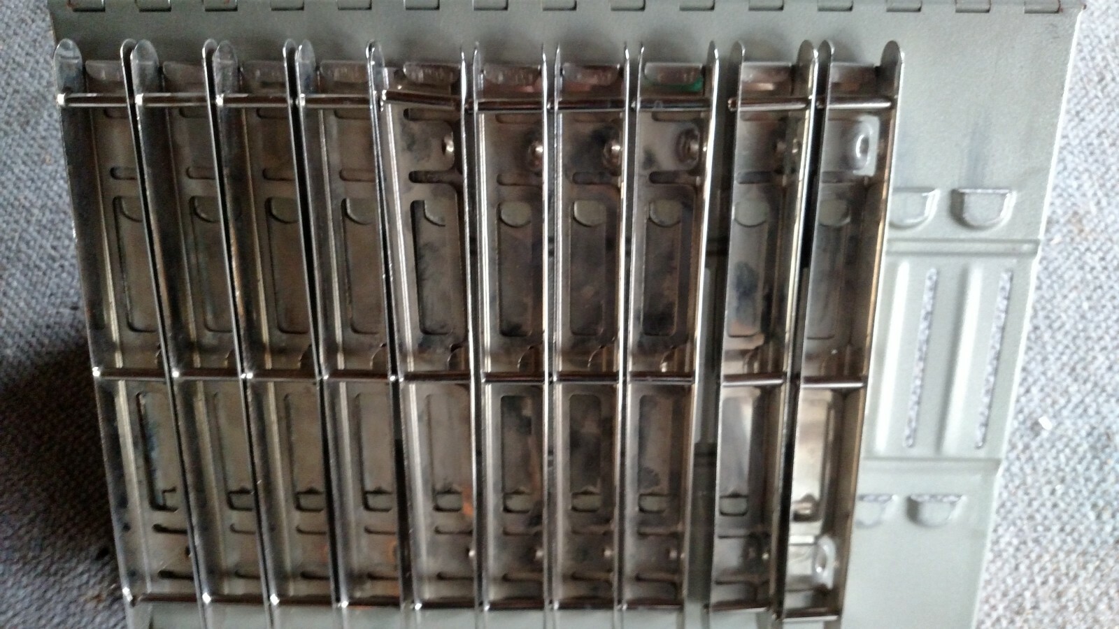 USED MASTER PRODUCTS MASTER VIEW STEEL DESKTOP REFERENCE RACK 10 SPACE  #909-40