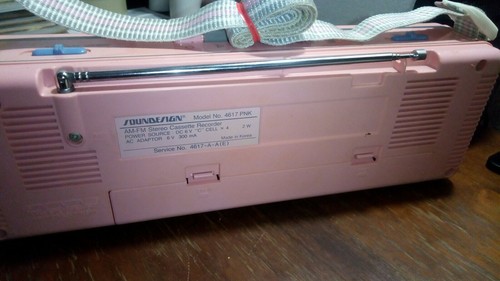 Vintage SOUND DESIGN COLOR TUNES Pink AM/FM Radio/Cassette Mini Boombox 4617 PNK