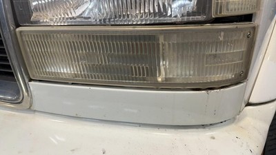 Used Left Driving Light fits: 1998 Gmc Safari Park Lamp-Turn Signal below headla
