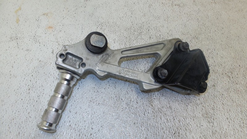 93-01 KAWASAKI NINJA ZX11 PASSENGER PEG RIGHT FOOTREST FOOT