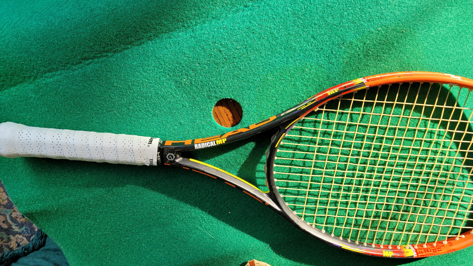 Head Graphene Radical MP Tennis Racket 4 1/2 grip