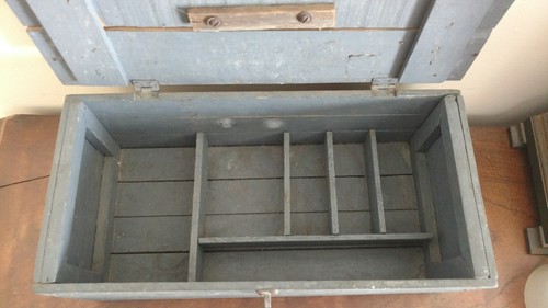 Old/Vintage Painted Fishing Tackle Box w/ dividers