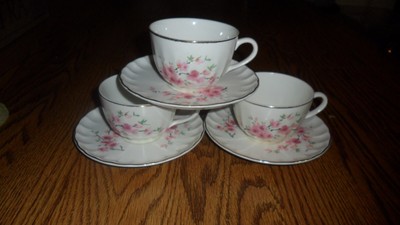 Vintage 1948 WS George Bolero Peach Cup and Saucer Sets