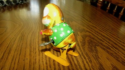 Vintage 1950-1960's Wind Up Tin Litho Inakita Made in Japan Woodchuck,or Rabbit