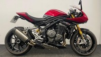 TRIUMPH SPEED TRIPLE 1200 RR ** OHLINS SUSPENSION - HEATED GRIPS - LOW MILES **