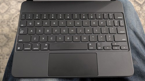Apple Magic Keyboard iPad Pro 11