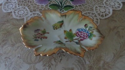 Herend Hungary Hand Painted Queen Victorian Pin Tray Trinket Leaf Dish 
