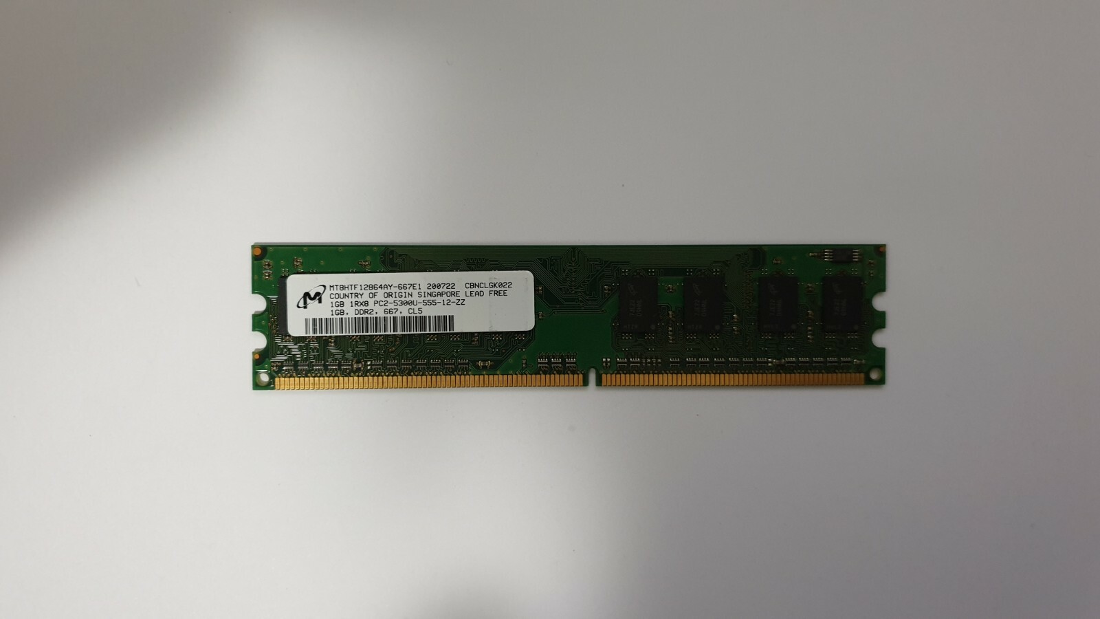 Micron MT8HTF12864AY-667E1 1GB PC2-5300U 667MHz DDR2 Desktop