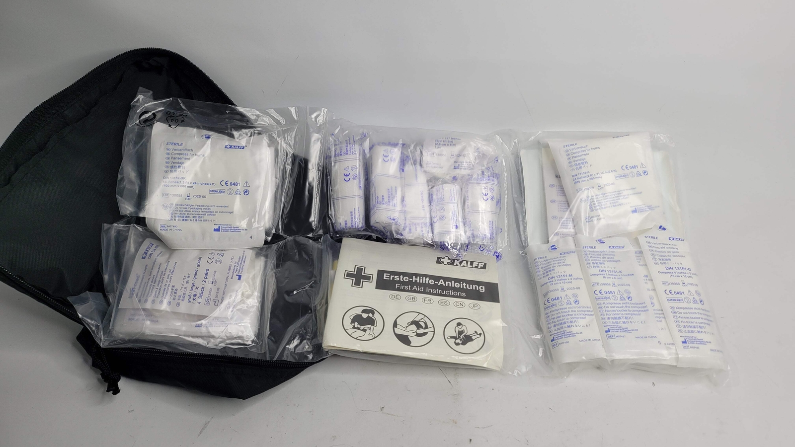 0 Bmw M3 First Aid Dressing Bag DIN13164 image 3