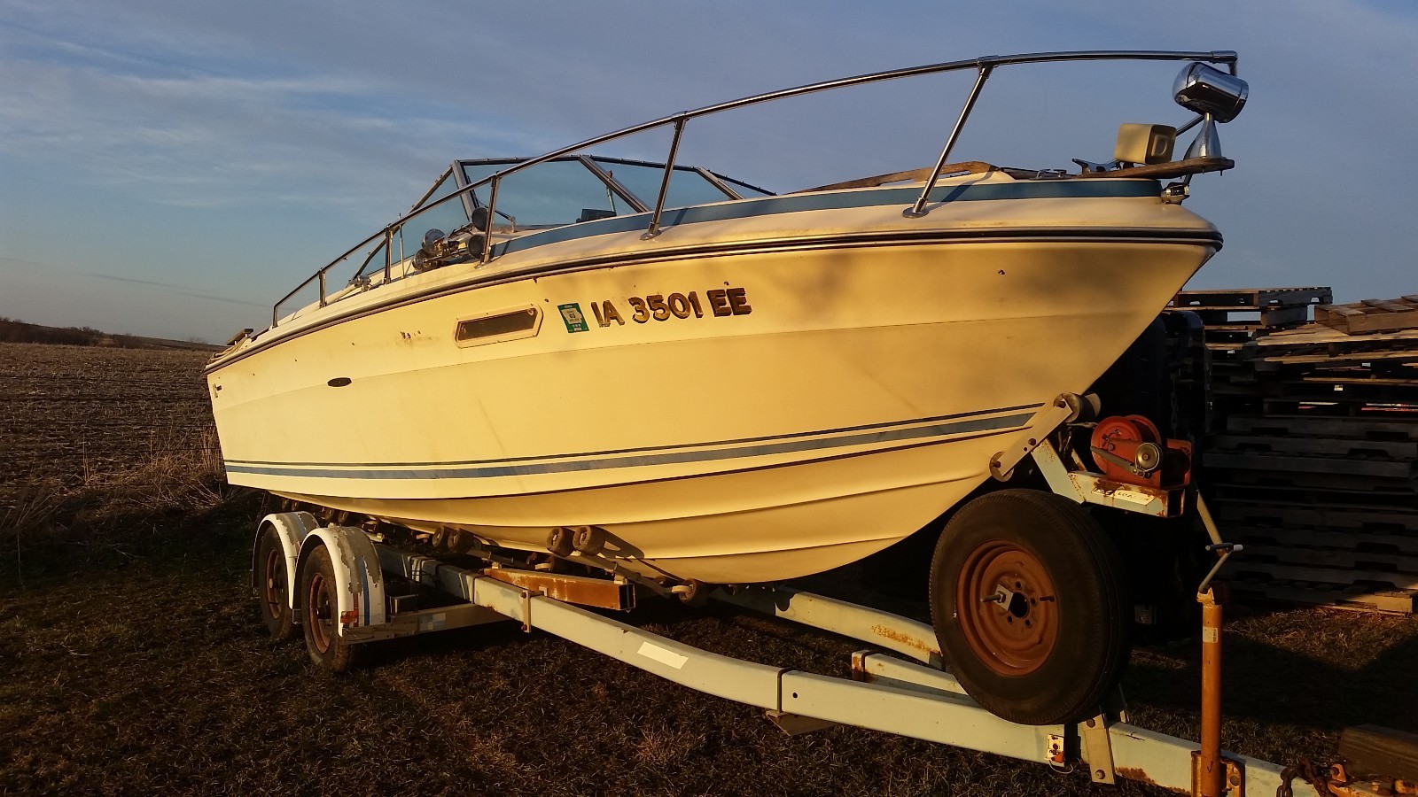 1977 Sea ray 220? project boat and trailer 21.5 ft cabin cruiser