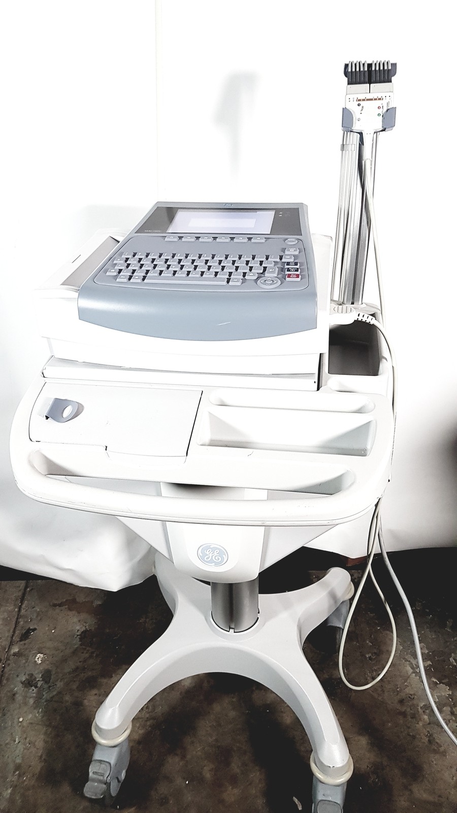 GE Medical MAC1600 ECG Analysis System With Cart Stand and Extras