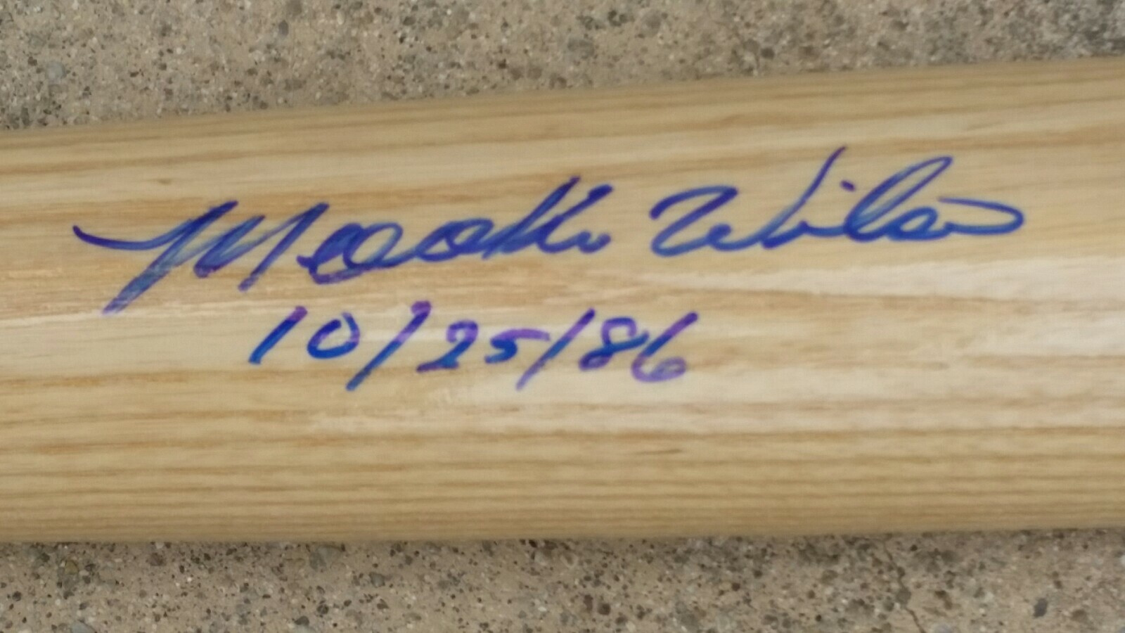 MOOKIE WILSON SIGNED BASEBALL BAT RAWLINGS BIG STICK WORLD SERIES DATE 10/25/86
