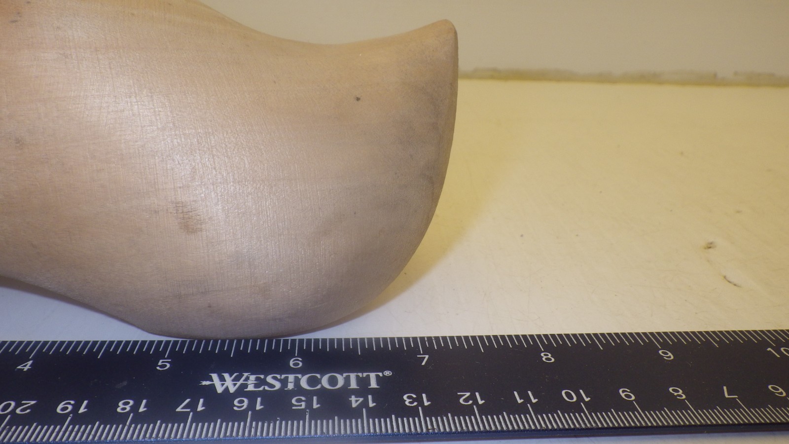 UNBRANDED PLAIN UNFINISHED WOODEN SHOE/CLOG, APPROX 7