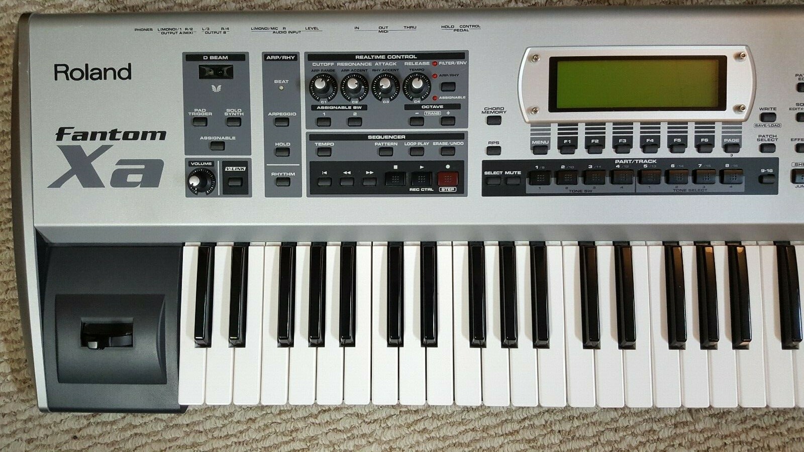 Roland Fantom XA 61-Key Keyboard/Synthesizer - Near Mint Condition