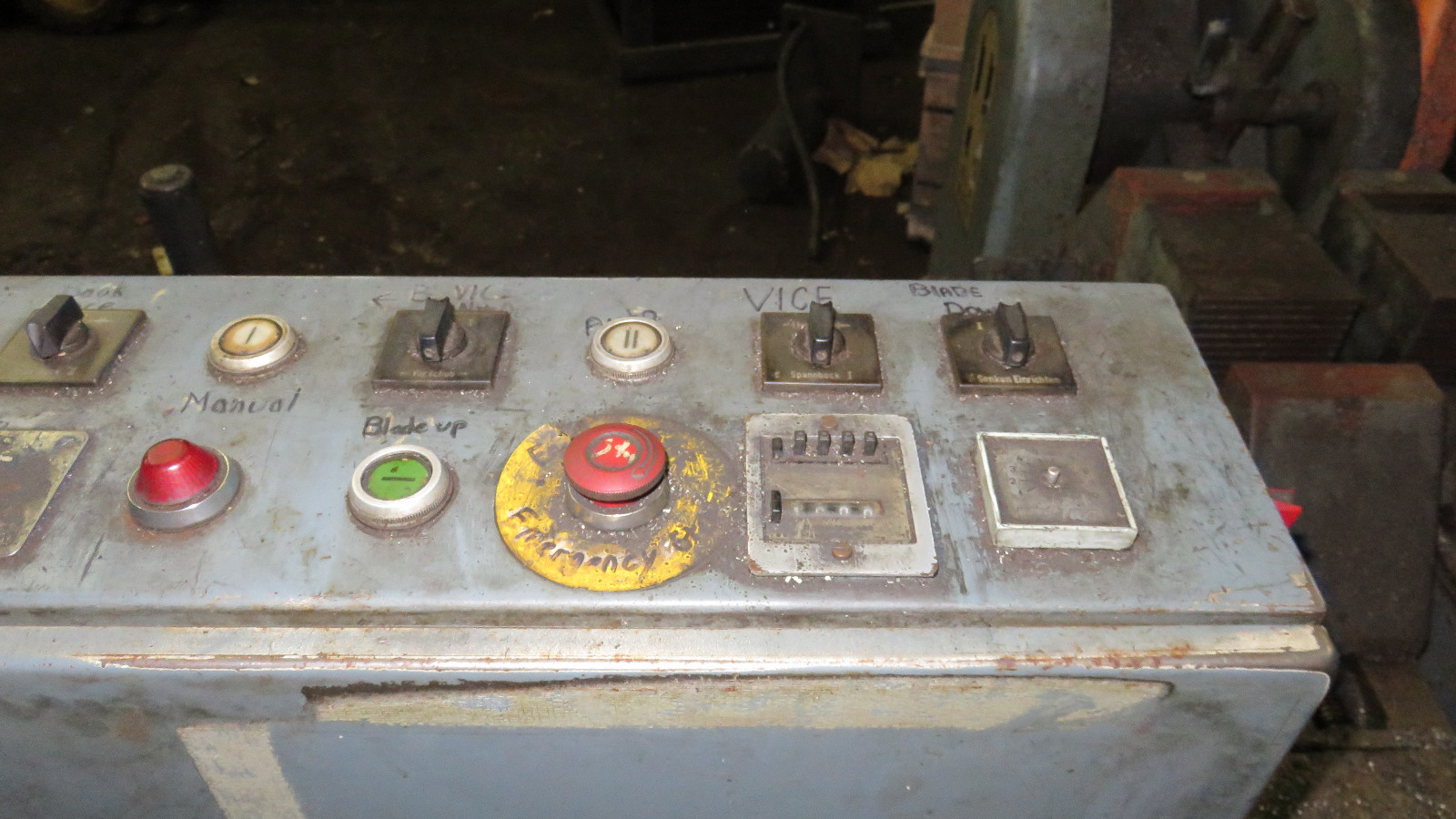 Kasto Model EBS 320 AU Electro-Hydraulic Heavy Duty Sawing Machine Automatic